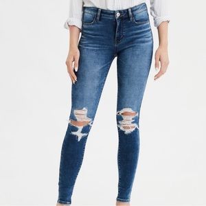 American Eagle Super Hi Rose Destroyed Jegging 4L